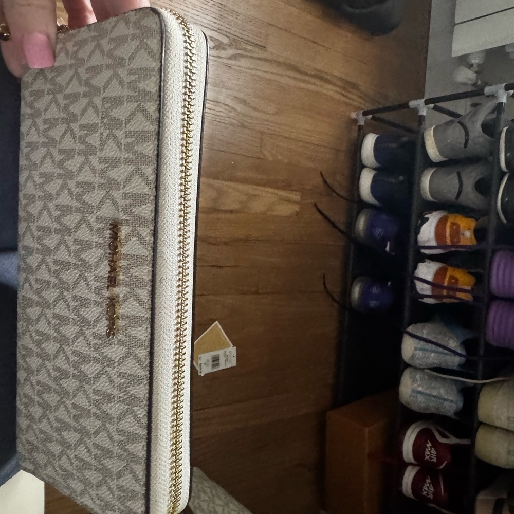 Michael Kors White Logo Tote with Brown Trim and Matching Wallet Set - Picture 7 of 13